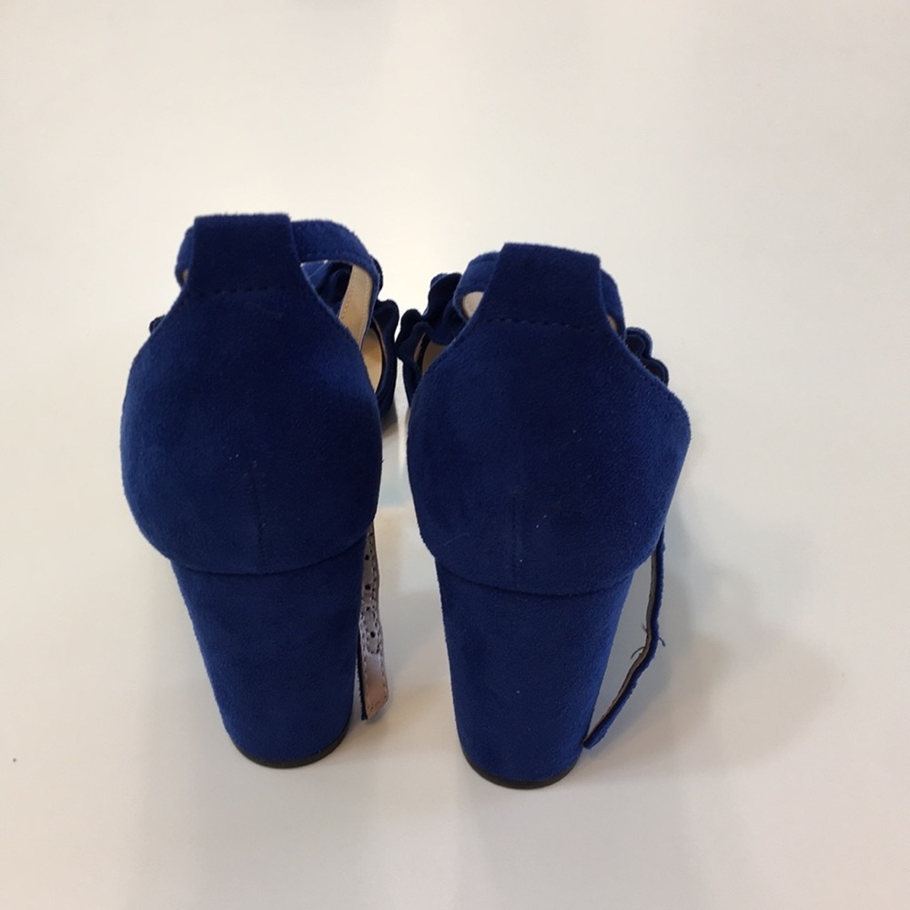 Shoes - Picture 4 of 5